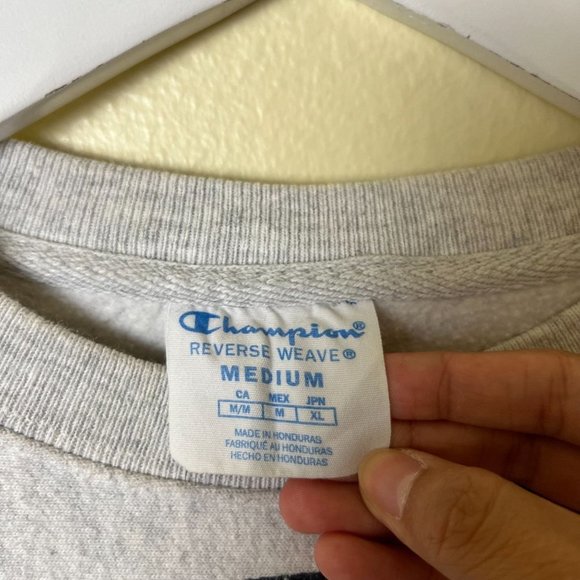 Champion Reverse Weave Georgetown University Sweatshirt Size Medium - Picture 3 of 5